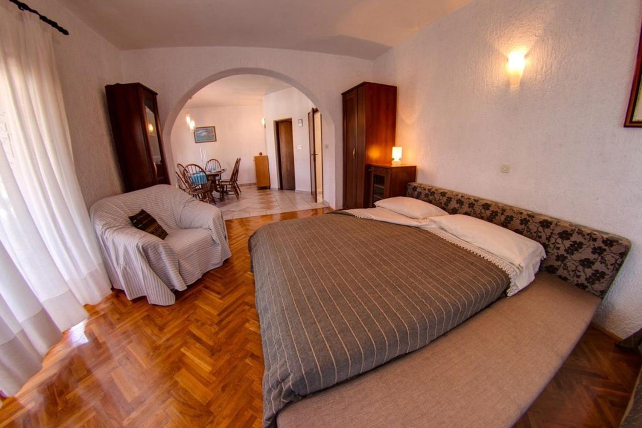 Sveti Anton  Malinska Apartment 1 מראה חיצוני תמונה