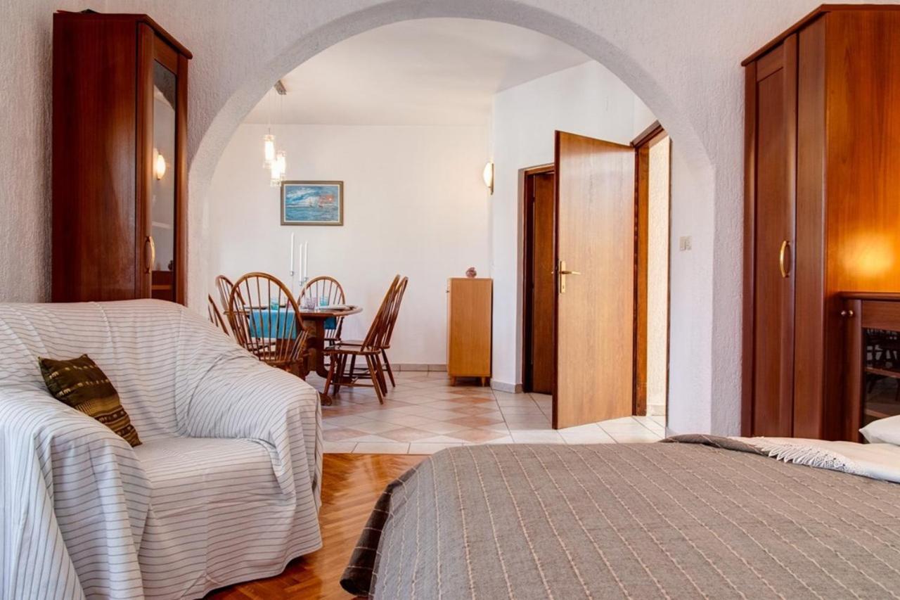 Sveti Anton  Malinska Apartment 1 מראה חיצוני תמונה